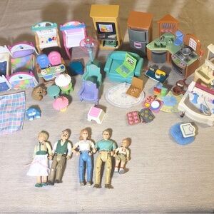 Big Lot of Vintage Fisher-Price Loving Family Doll House Set Accessories Dolls